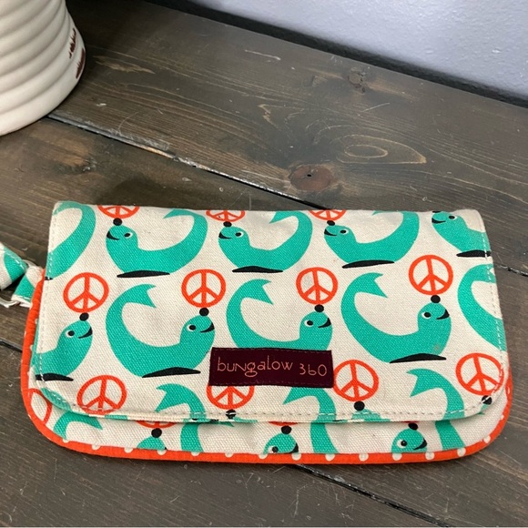 Bungalow 360 Vegan Natural Canvas Wristlet Seal Peace Sign Print Colorful Boho - Picture 2 of 7